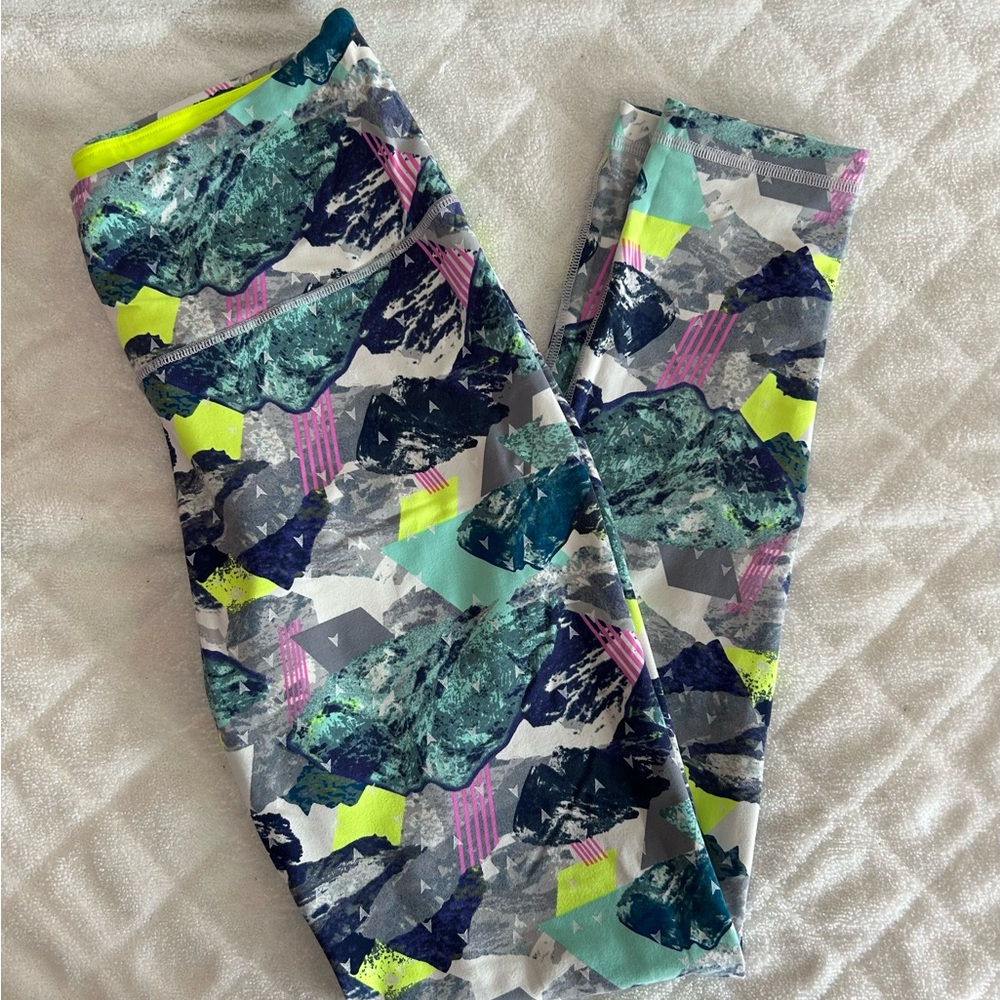 Victoria's Secret VSX Sport Knockout Tights Size M NWOT